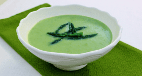 Asparagus Leek Soup by @BlenderBabes