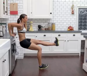 3 One Minute Easy Workouts You Can Do at Home While Blending with @BlenderBabes