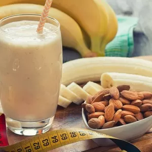 Banana Almond Smoothie