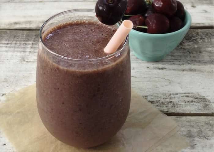 Bobbi Brown Chocolate Coconut Shake Recipe by @BlenderBabes