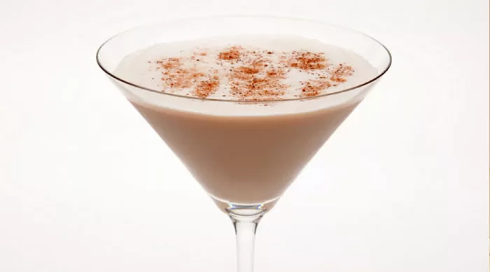 Brandy Alexander Drink Recipe for your blender by @BlenderBabes