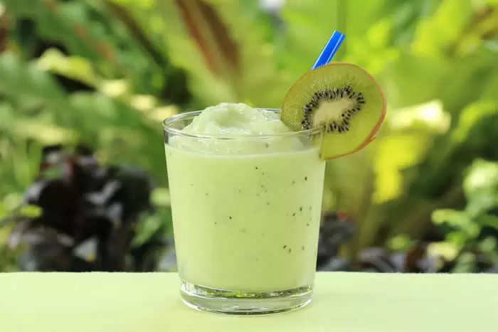 Clean Breeze Kombucha Green Smoothie - Smoothies Without Bananas