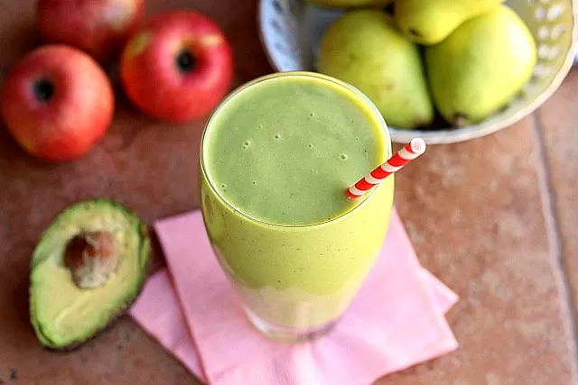Creamy Apple Pear Smoothie - Smoothies Without Bananas