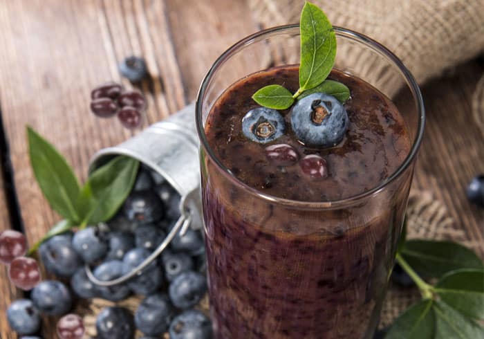 Dr. Oz Chocolate Covered Blueberries Green Smoothie by @BlenderBabes