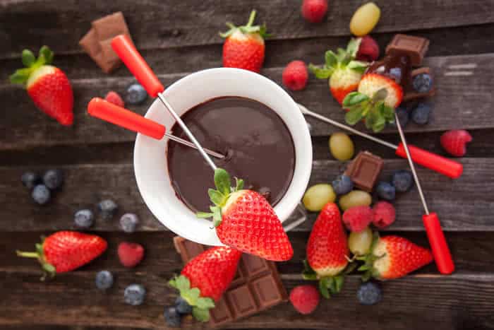 Easy Vegan Dark Chocolate Raspberry Fondue