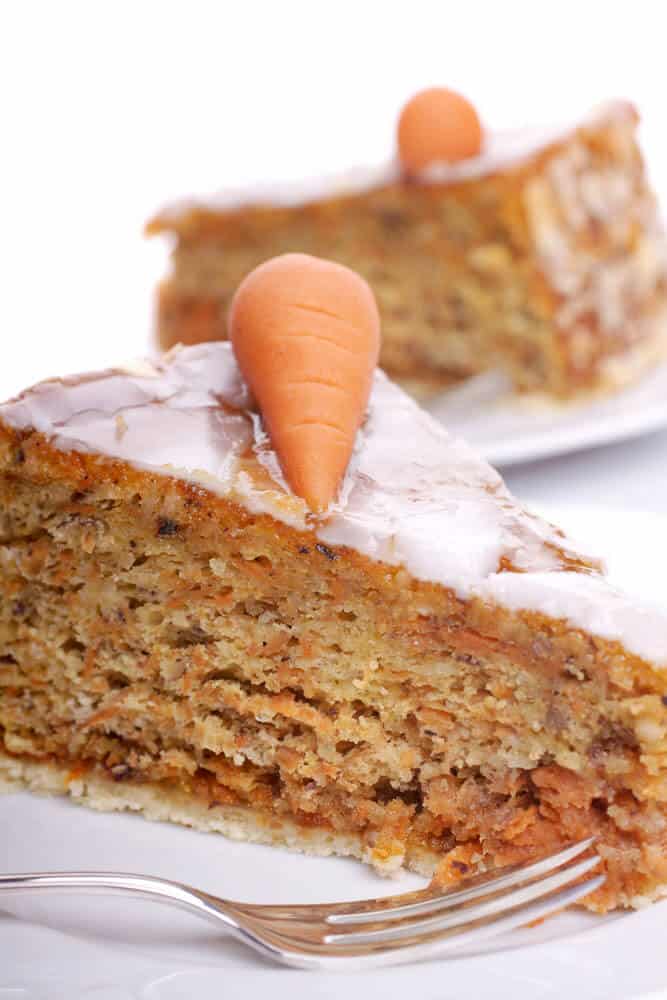 Gluten Free Apple Carrot Cake Recipe #glutenfree #carrotcake #easterdessert #glutenfreecake #blenderbabes