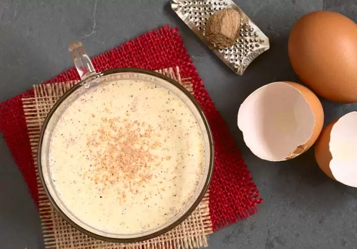 Easy Hot Eggnog recipe via @BlenderBabes