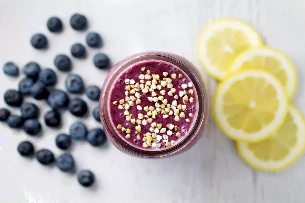 Lemony Blueberry Mango Smoothie - Smoothies Without Bananas