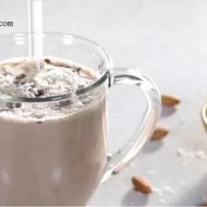 Almond Joy Protein Smoothie by @BlenderBabes Elise Joan