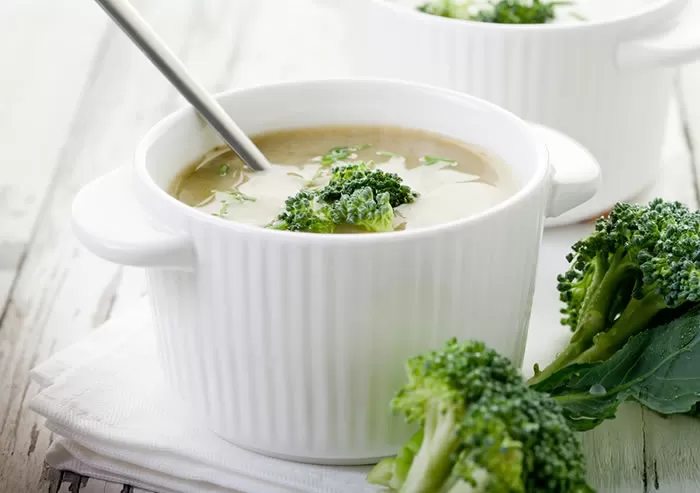 Copycat Panera Soup: Cream of Broccoli Cheddar Soup, Gluten-Free by @BlenderBabes