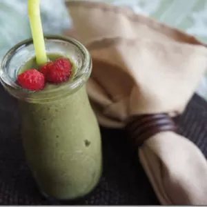 Chocolate Raspberry Green Smoothie Recipe by @BlenderBabes