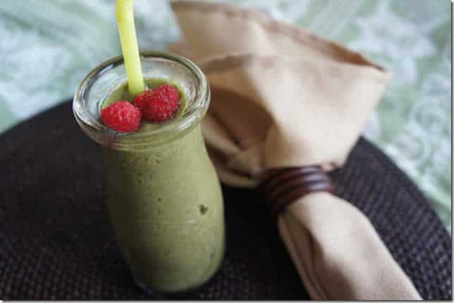 Chocolate Raspberry Green Smoothie Recipe by @BlenderBabes