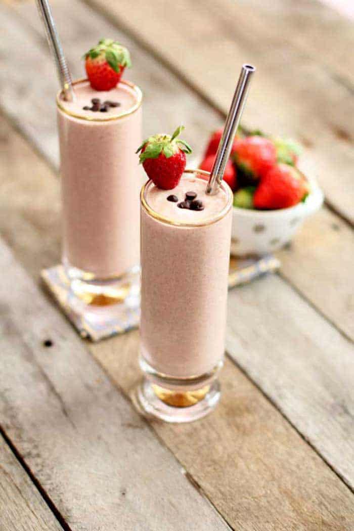 Vegan Smoothies That Taste Like Milkshakes - Strawberry Shake