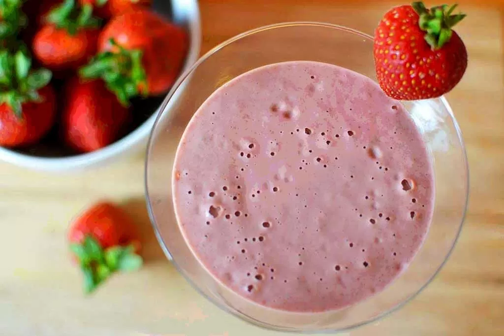 Easy Strawberry Shortcake Smoothie - Smoothies Without Bananas