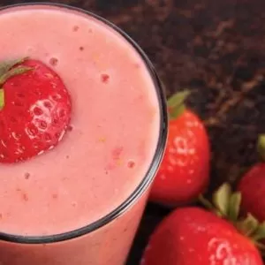 Simple Strawberry Smoothie by @BlenderBabes