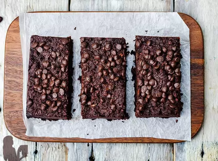 Easy Sweet Potato Brownies | Healthy Brownie Recipes via @BlenderBabes