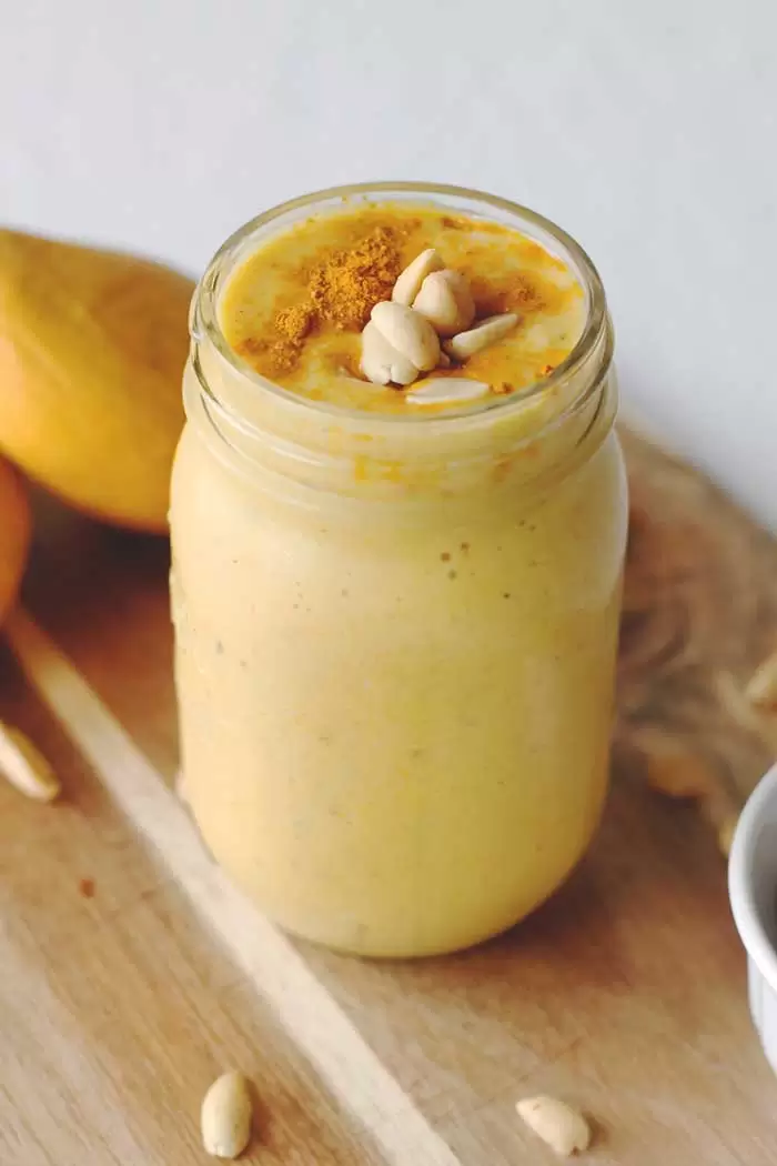 Anti-Bloat Flat Belly Smoothies - Turmeric-Smoothie