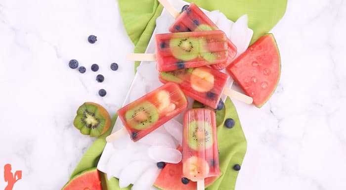 Watermelon Popsicles Recipe with Fruit via @BlenderBabes #watermelonpopsicles #watermelonrecipes #popsiclerecipes #snacksforkids #blenderbabes