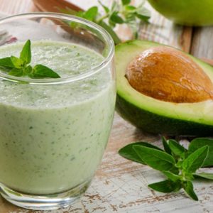 Super green avocado smoothie recipe by @BlenderBabes