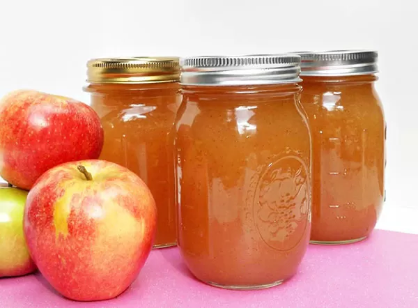 Easy Apple Butter Spread Recipe by @BlenderBabes