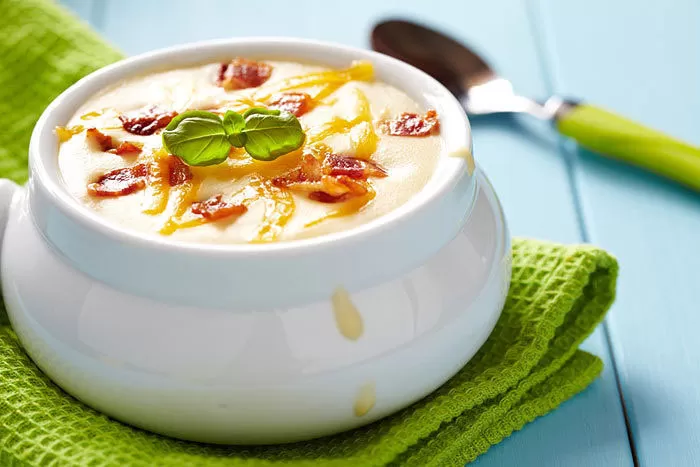 Gluten-Free Bacon Cheddar Potato Soup made in your Blendtec or Vitamix by @BlenderBabes