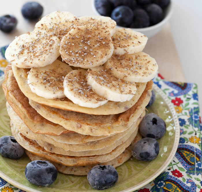 Whole Wheat Chia Seed Pancakes from @BlenderBabes