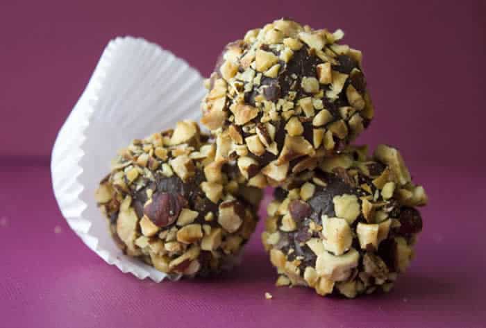 Chocolate Hazelnut Truffle Recipe from @BlenderBabes