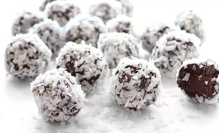 Coconut Chocolate Truffle Recipe from @BlenderBabes