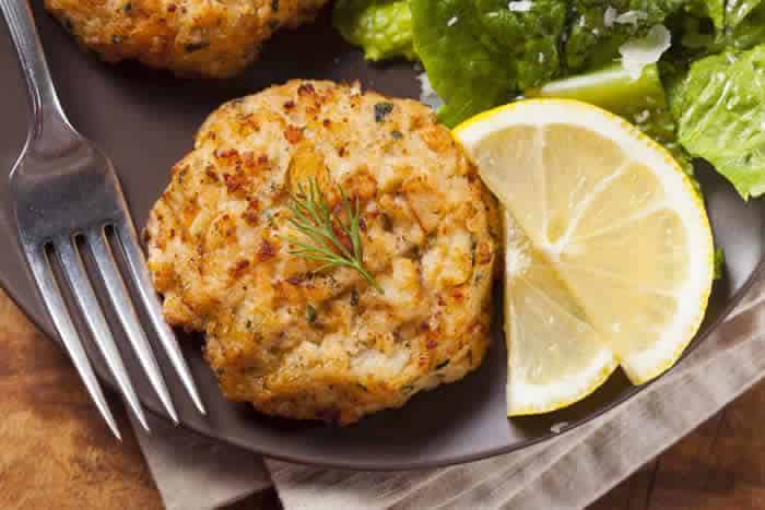 Simple Traditional Crab Cake Recipe by Blender Babes