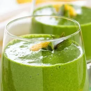 Detox Mint Smoothie Recipe by @BlenderBabes