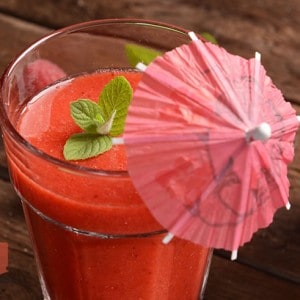 Simple Frozen Strawberry Daiquiri with @Bitbyafox and @BlenderBabes