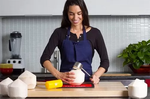 How to Open a Coco the Safe way to open coconuts by @BlenderBabes