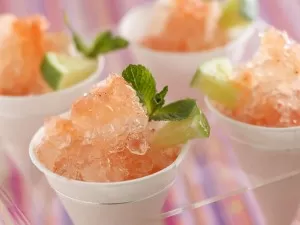 Ice Crushing - Blendtec VS Vitamix by @BlenderBabes
