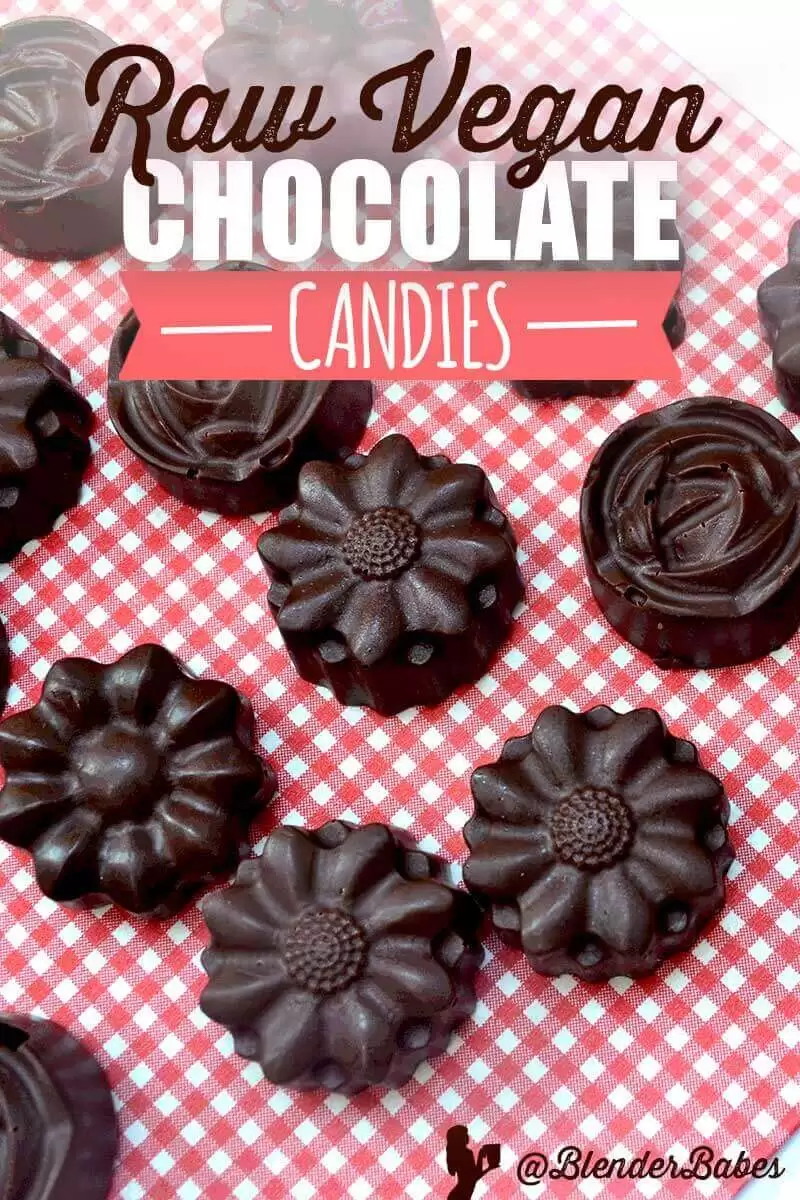 Raw Vegan Chocolate Candy Recipe with Philosophie Cacao Magic #chocolatecandy #candyrecipe #rawchocolate #veganchocolate #blenderbabes