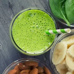 Weight Loss Green Smoothie Recipe by @BlenderBabes #weightloss #greensmoothie #smoothie